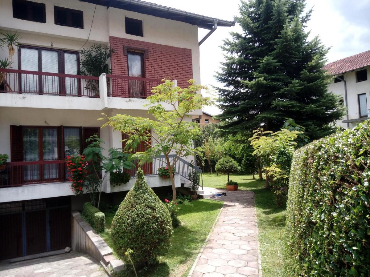 Bus Station Hostel Peć Zewnętrze zdjęcie