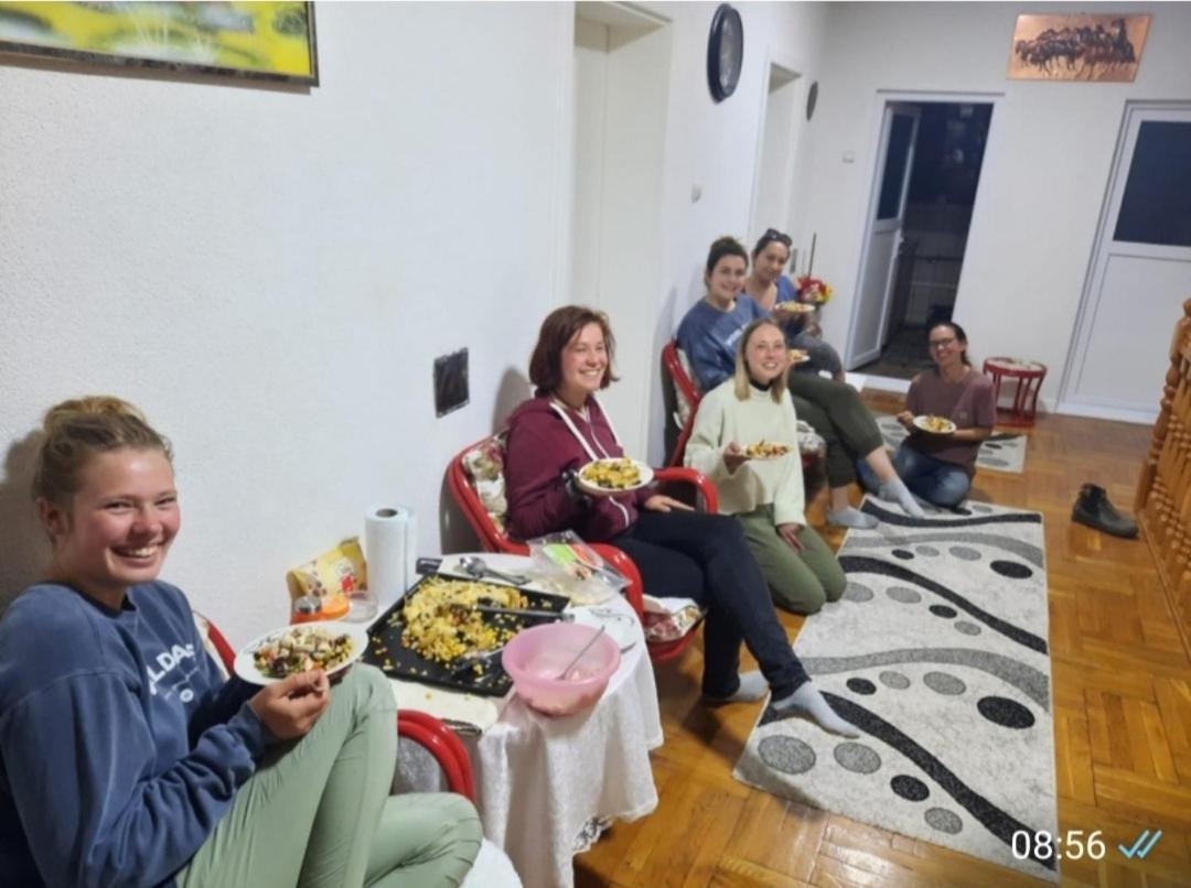 Bus Station Hostel Peć Zewnętrze zdjęcie
