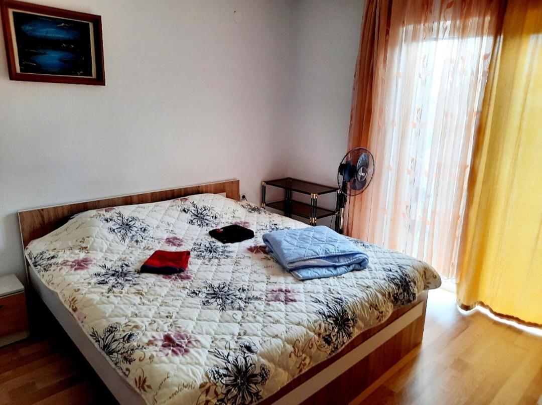 Bus Station Hostel Peć Zewnętrze zdjęcie