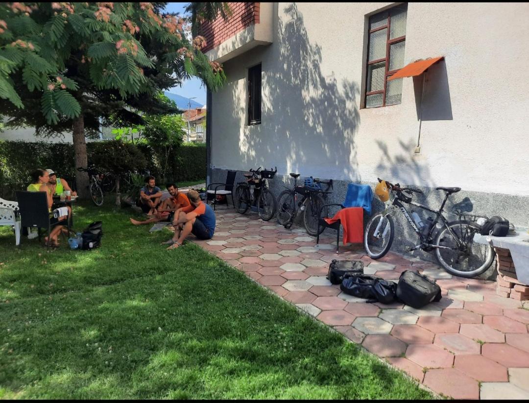 Bus Station Hostel Peć Zewnętrze zdjęcie
