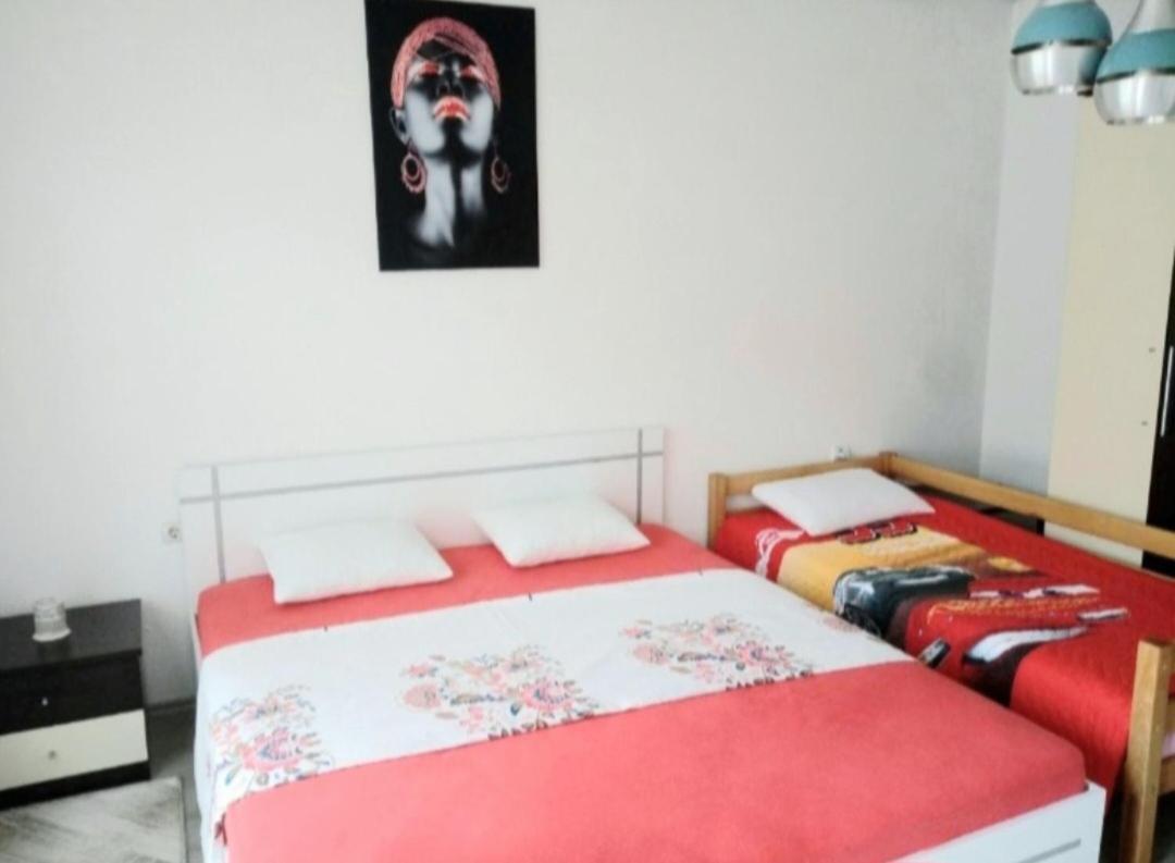 Bus Station Hostel Peć Zewnętrze zdjęcie