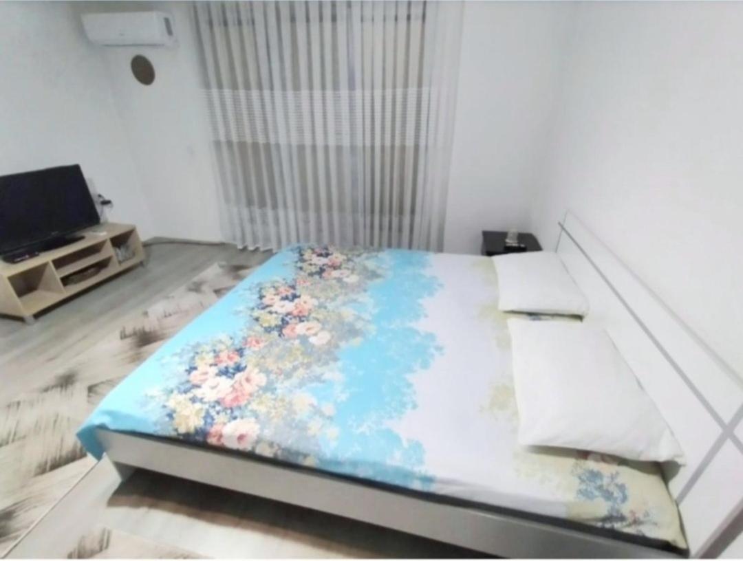 Bus Station Hostel Peć Zewnętrze zdjęcie