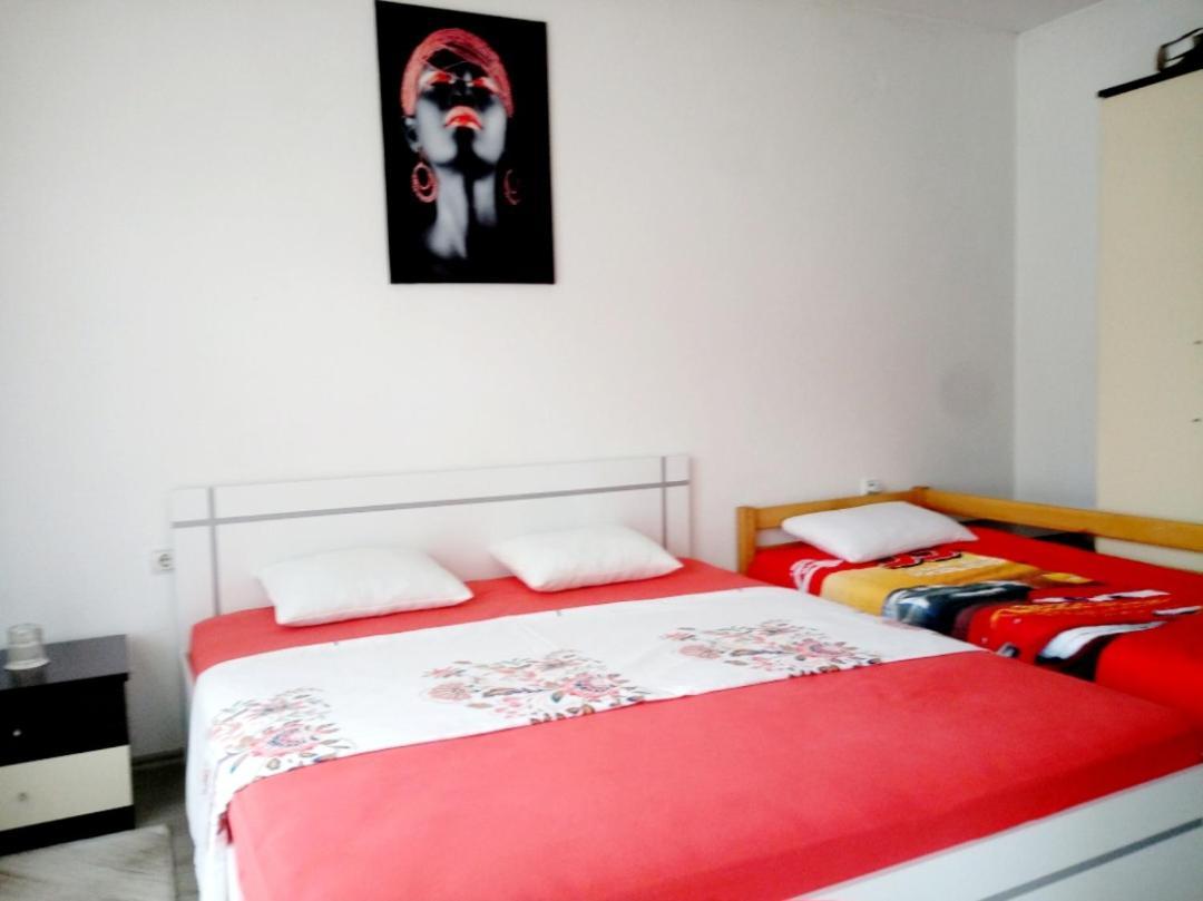 Bus Station Hostel Peć Zewnętrze zdjęcie